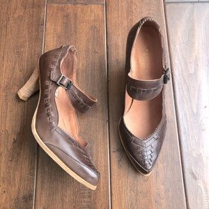 ENGLISH BRAND POSTE MISTRESS WOVEN DETAIL HEELS